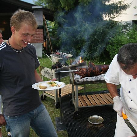 Landhotel Kreinerhof Mollbrucke ภายนอก รูปภาพ